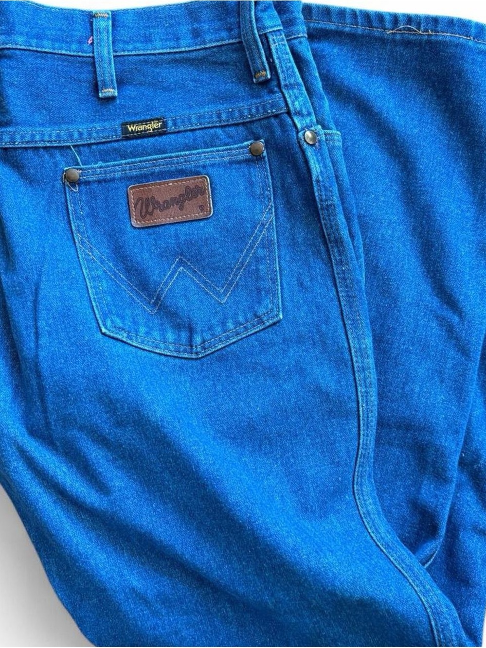 Wrangler Relaxed Fit Bright Blue Denim Jeans